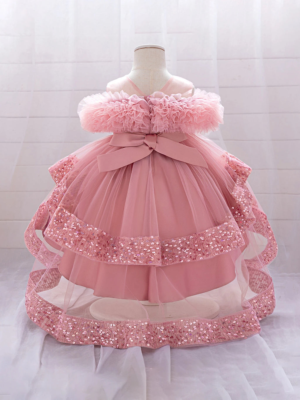 Girls Sparkly Sequin Princess Dress with Tulle Skirt and High-Low Hemline Perfect for Birthday Parties and Weddings